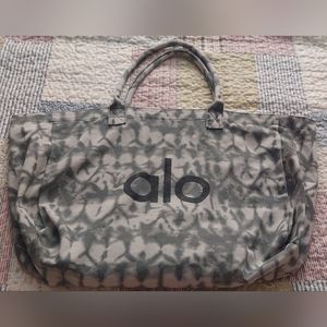 Alo Tote